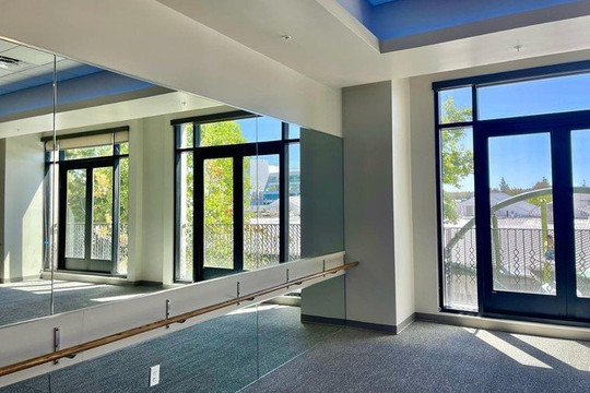 Image 1 from Hot 8 Yoga - Culver City partner gallery