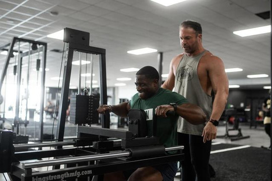 Image 3 from IRON Muscle & Fitness partner gallery