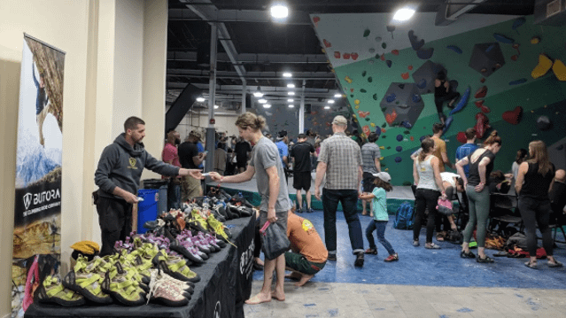 Image 3 from Tufas Boulder Lounge partner gallery