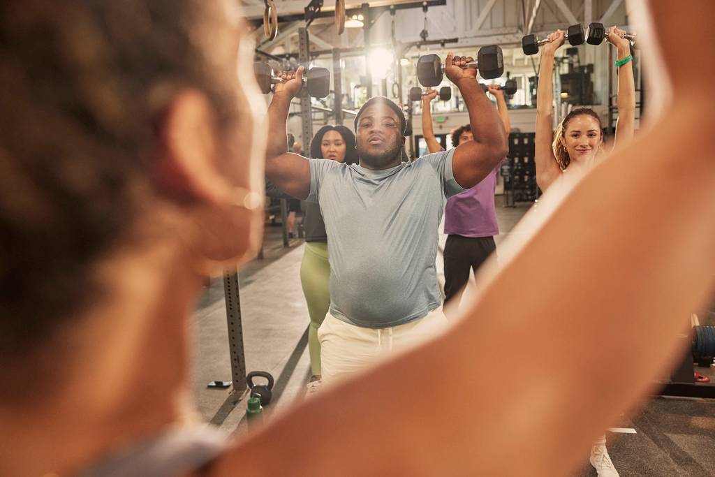 Não é raro ouvir alguns mitos sobre crossfit, pois é uma modalidade nova e ainda gera muitas dúvidas. O crossfit é uma modalidade esportiva que mistura treino funcional, condicionamento físico, tonificação muscular e um alto gasto energético. Confira 7 afirmações falsas sobre a prática dessa atividade.