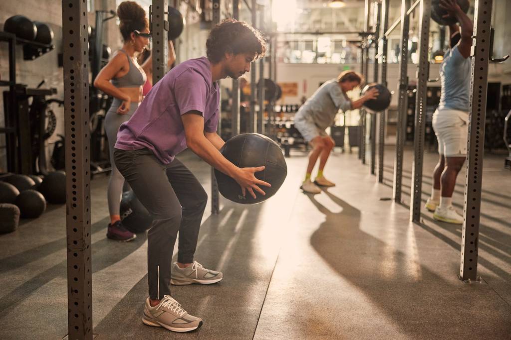 Crossfit: saiba o que é, como se preparar, onde encontrar e mais da modalidade que mais cresce e conquista novos praticantes todos os dias.