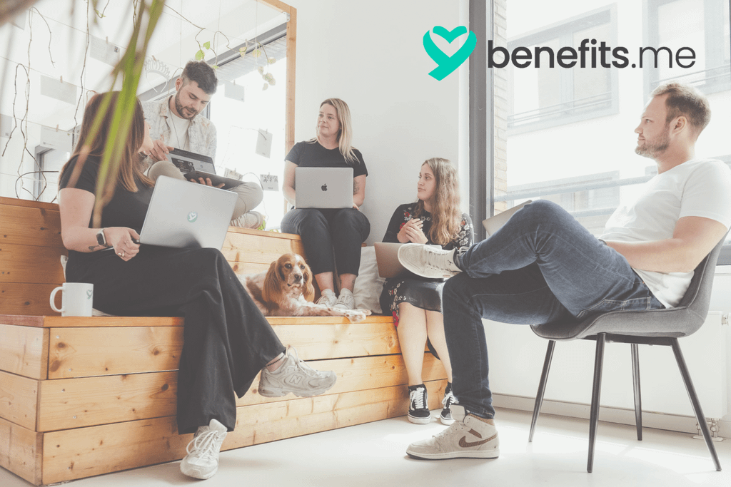 “Finanzielles Wohlbefinden” bedeutet, dass Menschen ihre Finanzen als ausreichend, sicher und planbar empfinden. Arbeitgeber sind maßgeblich für die finanzielle Sicherheit ihrer Mitarbeitenden zuständig. Krisen können finanzielle Sorgen verschärfen, sodass konzentriertes Arbeiten nicht mehr möglich ist.