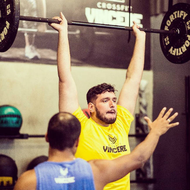 Aos 27 anos, jovem descobre o Crossfit e emagrece 50kg