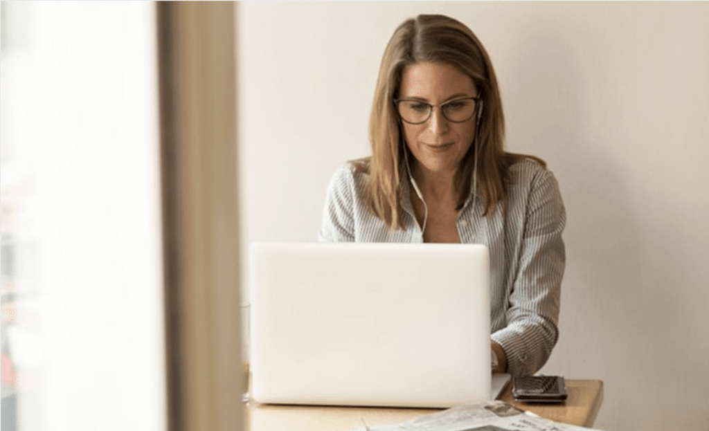Videokonferenzen sind hervorragend, um mit dem eigenen Team in Verbindung zu bleiben. So machst du das Beste aus Videokonferenzen im Home Office: