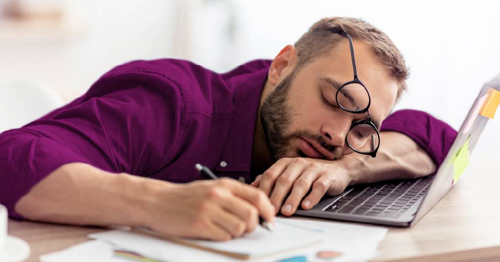 To be a workaholic is a double-edged sword: You get high productivity but decreased performance, thanks to exhaustion, added stress and other factors.