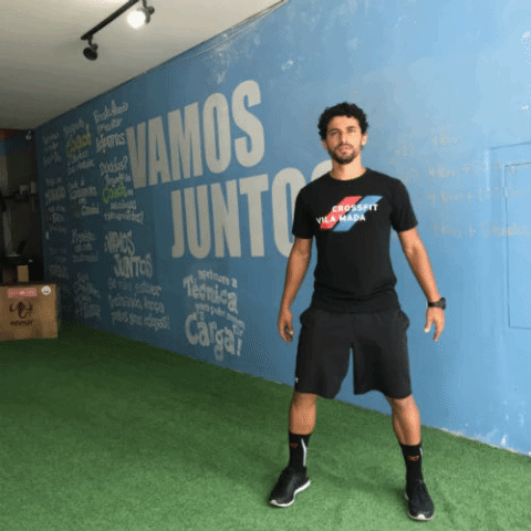 Agachamento com pulo para definir o abdômen