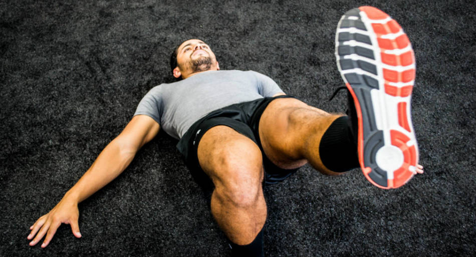Exercícios de glúteos e pernas com Ponte para glúteo unilateral