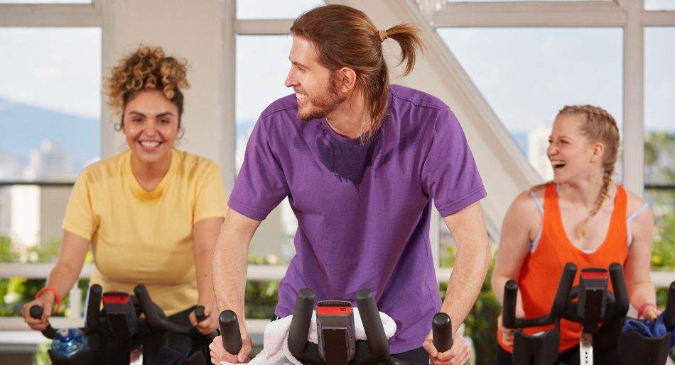 Acompanhe nosso post e entenda tudo sobre queima de gordura, alimentação adequada e como perder peso com 12 exercícios diferentes que vão ajudar você.