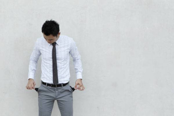 Las recompensas entre los empleados funcionan como “retenes” ante los colaboradores. La batalla para atraer y retener a los mejores talentos se intensifica y muchas compañías todavía piensan que el salario es la carta ganadora. Sin embargo, cuando los competidores son capaces de igualar el dinero que se le está ofreciendo ¿qué sucede? Con una […]