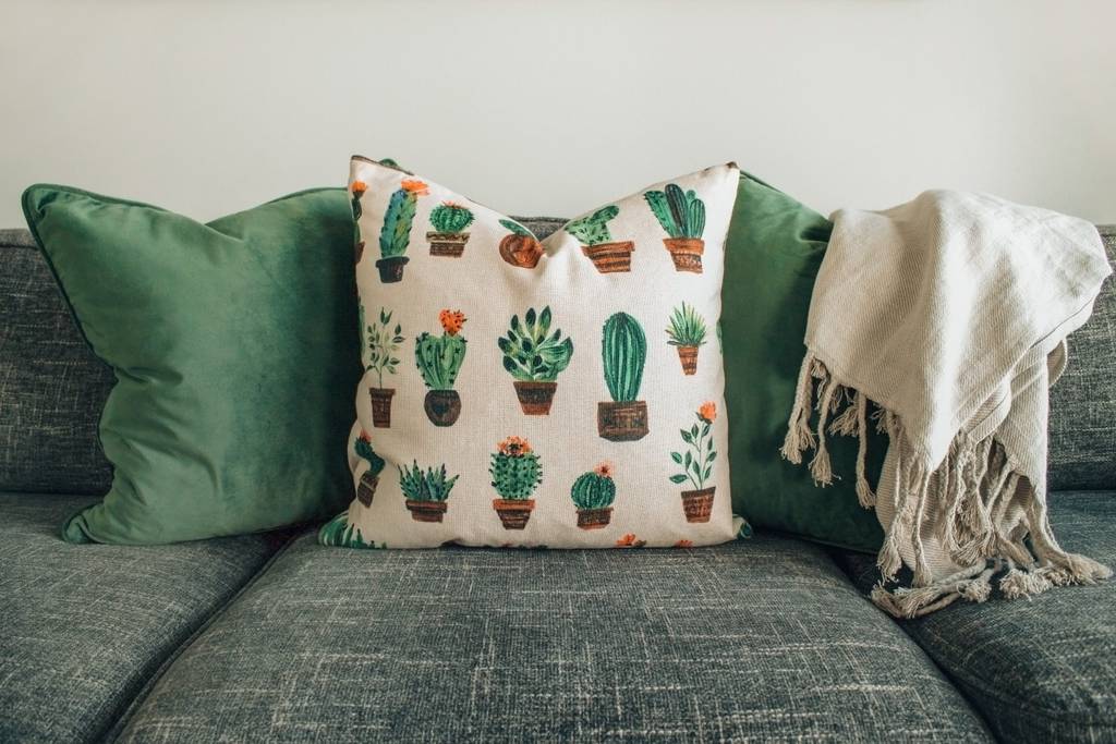 Conoce algunas maneras de mantenerte activo mientras estás en casa sin necesidad de equipo especial. Estos objetos caseros pueden ser un gran reemplazo. 