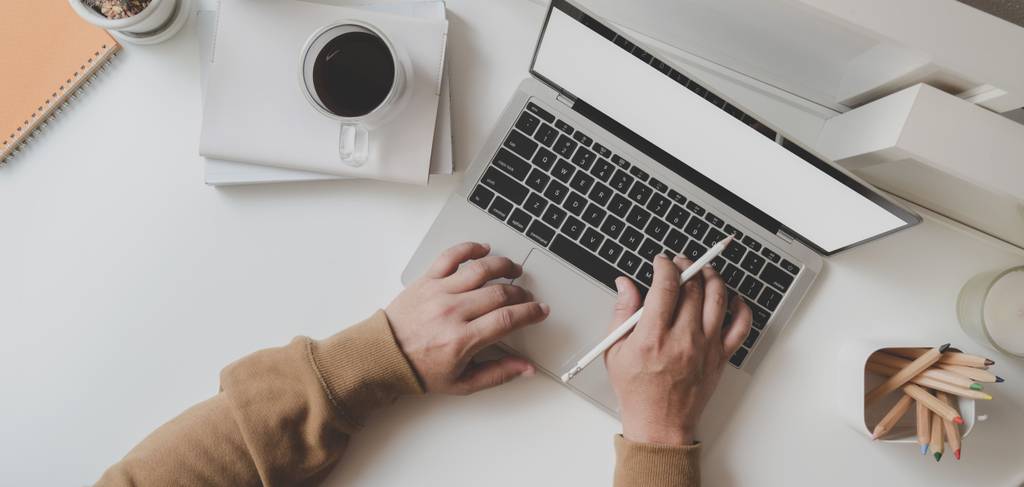5 tips que te van a ayudar a trabajar mejor desde tu casa, a la vez que te mantendrá activo tanto mental como físicamente.