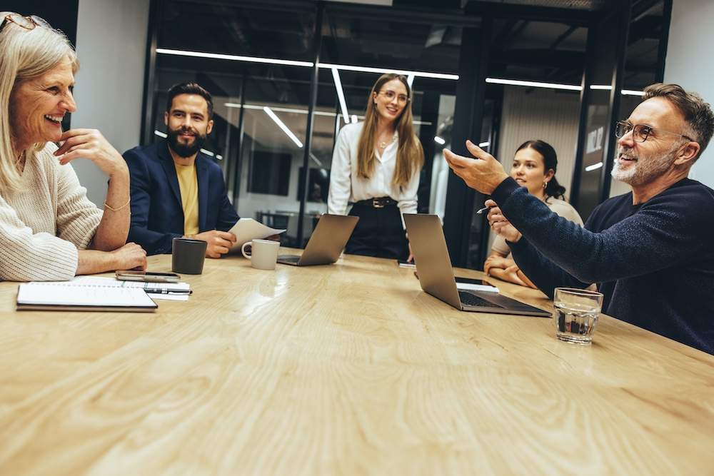 Actualmente la gestión de talento ha tomado mayor importancia entre las empresas, contratar a gente preparada y apta para cada puesto es esencial para su óptimo desarrollo pero a menudo se encuentran en un gran dilema: atraer talento senior o junior ¿Cómo es que deben de estar distribuidos en la empresa? Si no sabes qué […]