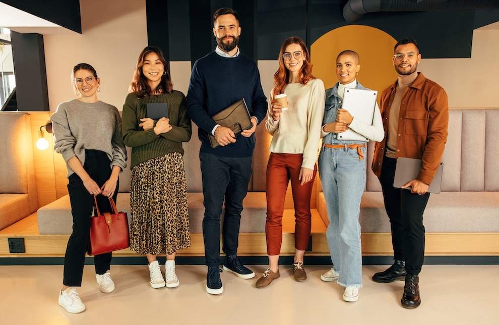 La gran mayoría de personas pasan más tiempo en el trabajo que en casa, por eso es esencial conocer qué es la calidad de vida en el trabajo y cómo lograrla.